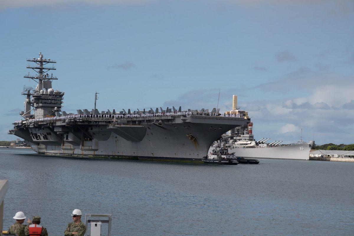 US aircraft carrier USS Nimitz arrives at Joint Base Pearl Harbor-Hickam on Nov. 25, 2017. (U.S. Navy/Somers T. Steelman)
