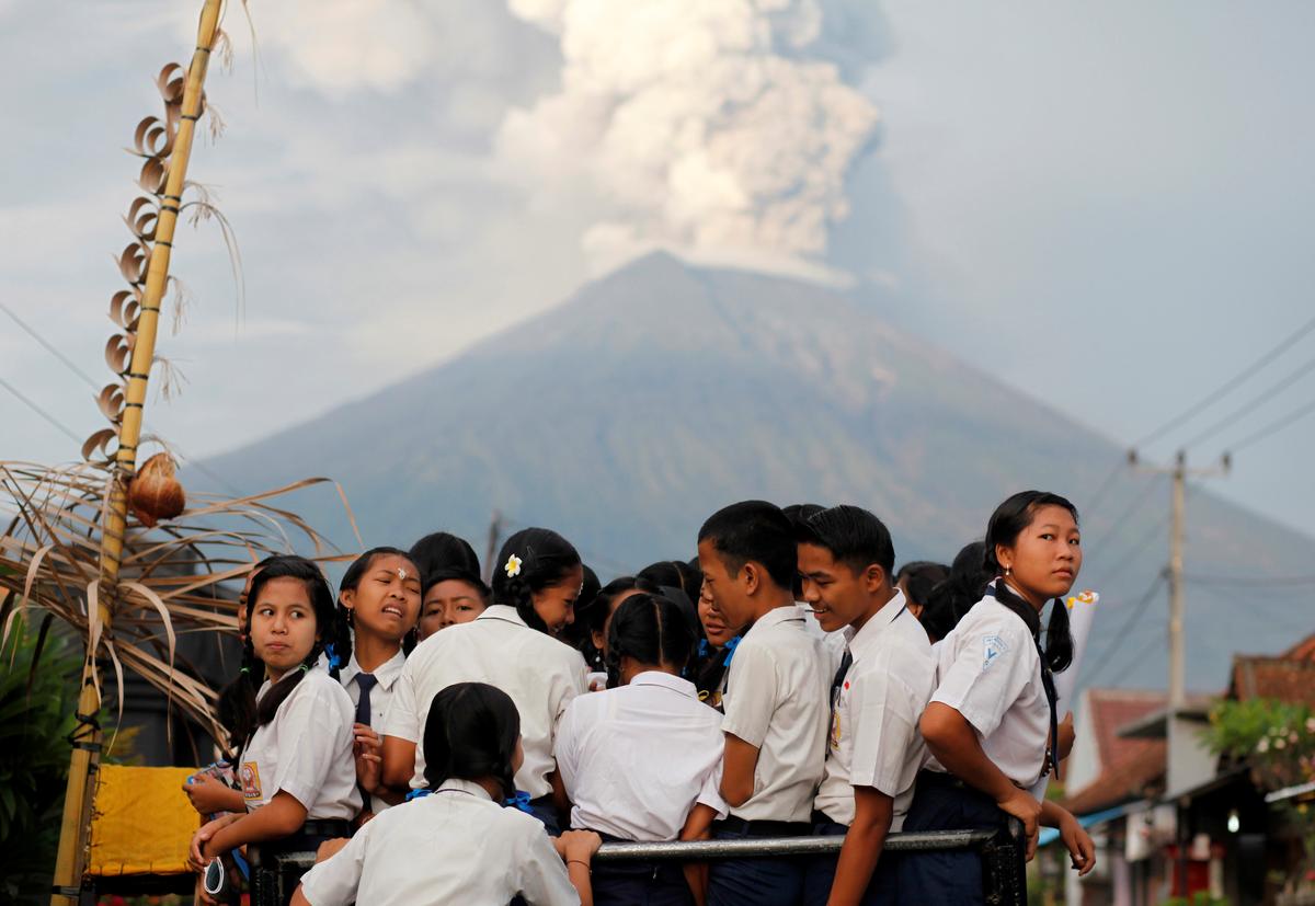 Australia's Jetstar Cancels Some Bali Flights as Volcanic Ash Threat Revives