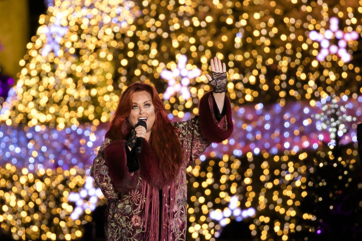 Wynonna performs at the 95th annual National Christmas Tree Lighting at the White House Ellipse in Washington on Nov. 30, 2017. (Samira Bouaou/The Epoch Times)