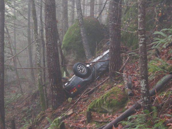 Photo of the wrecked Porsche 924 discovered in the Oregon forest. (Jackson County Sheriff's Office)