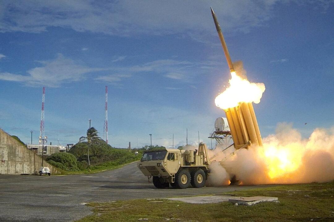 Pentagon Evaluating US West Coast Missile Defense Sites