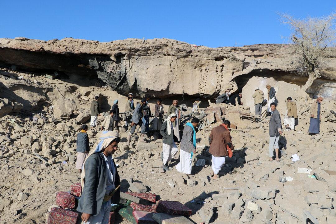 Saudi-Led Coalition Provides Air Support for Yemen’s Saleh