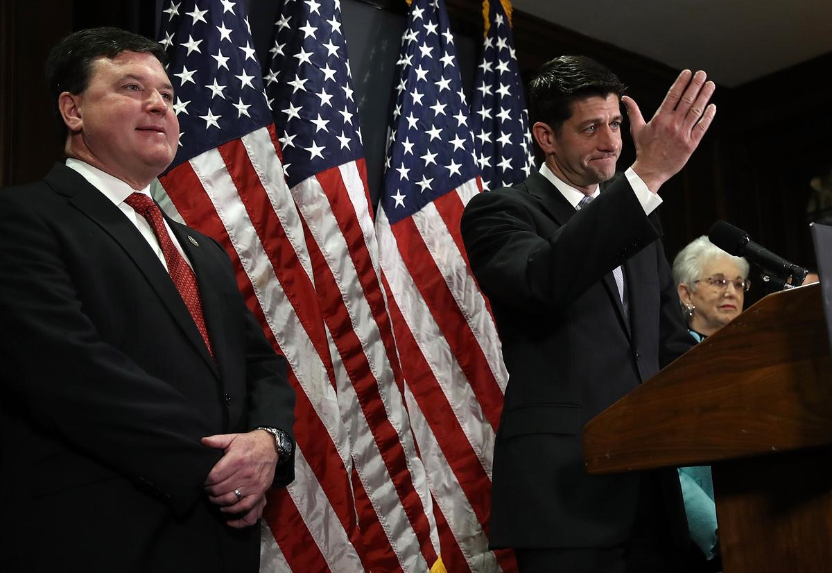 Congressman Introduces Bill to Penalize Officials Over Sanctuary Policies