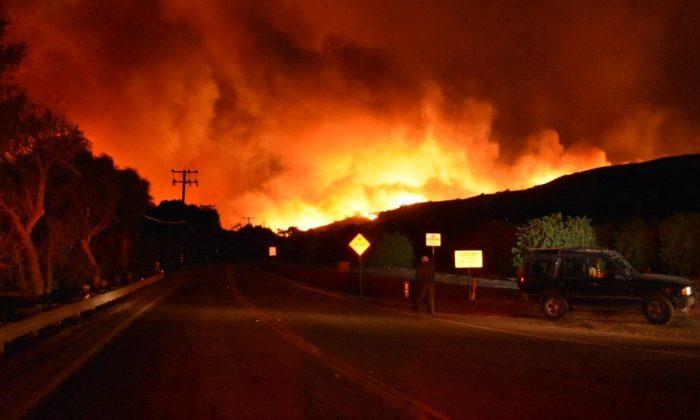 Devastating Wildfire Threatens Hundreds of Homes North of Los Angeles