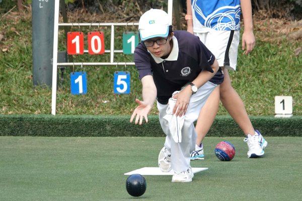 Angel So (delivering) won her first and last U25 Singles Championship title at Kowloon Cricket Club last Sunday, Dec 3. (Mike Worth)