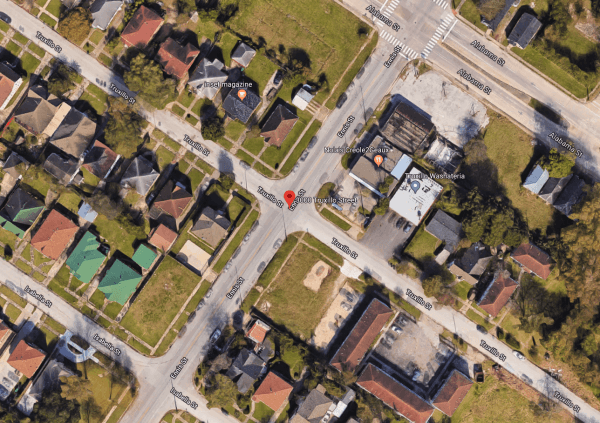A resident taking out the trash on the 3000 block of Truxillo, Houston, Texas, found the dead body covered in trash bags in the dumpster on Friday, Dec. 8, and contacted the police. (Screenshot Google Maps)