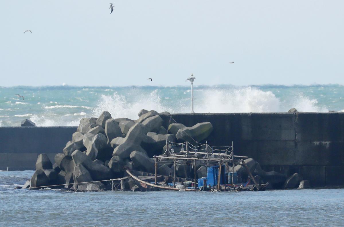 Boats Carrying Dead Bodies Mysteriously Wash up on Japan Shores
