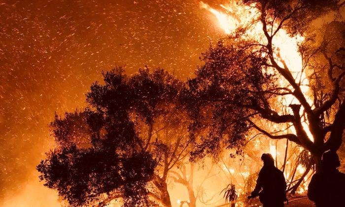 California Wildfire Rages Toward Scenic Coastal Communities