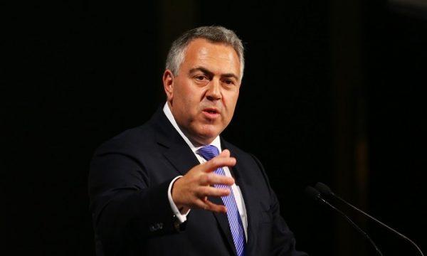Former treasurer and former ambassador to the United States, Joe Hockey, has called on ASIO to name the politician who aided a foreign power. (Daniel Munoz/Getty Images)
