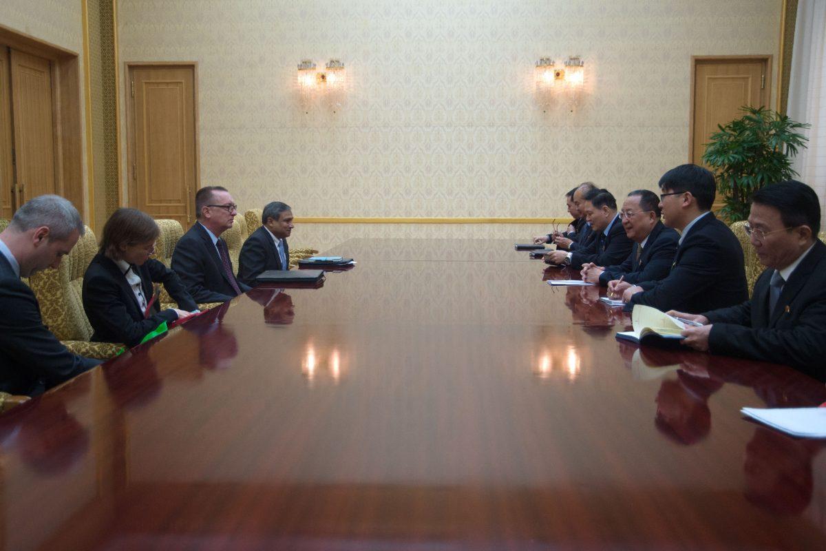 North Korean senior ruling party leader Ri Su-Yong (3rd R) talks with Jeffrey Feltman (3rd L), the UN's under secretary general for political affairs, at Mansudae Assembly Hall in Pyongyang on Dec. 7, 2017. (AFP PHOTO / Kim Won-Jin)
