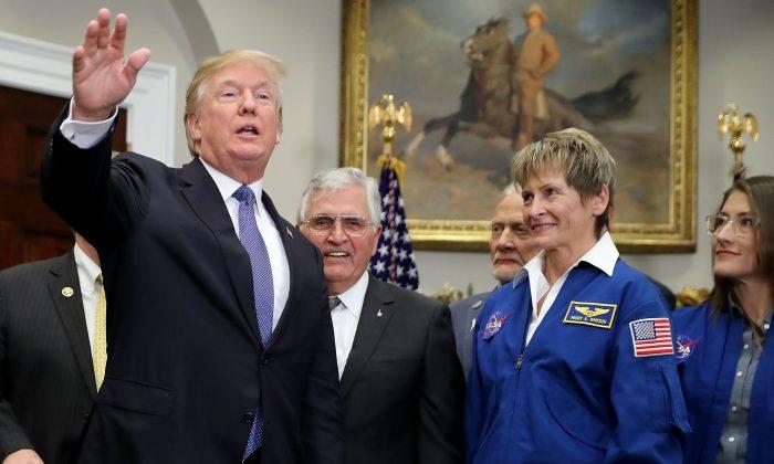 Trump Says US Will Go to Moon Again, Eventually Mars