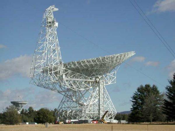 The 100-meter Green Bank Radio Telescope, Virginia. (NRAO/NSF)