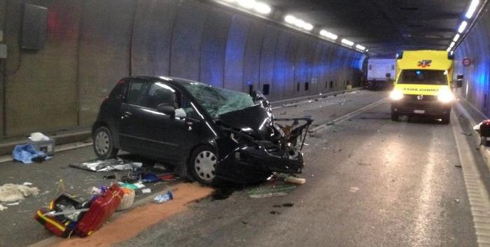 Crash in Gotthard Tunnel Kills 2, Injures 4