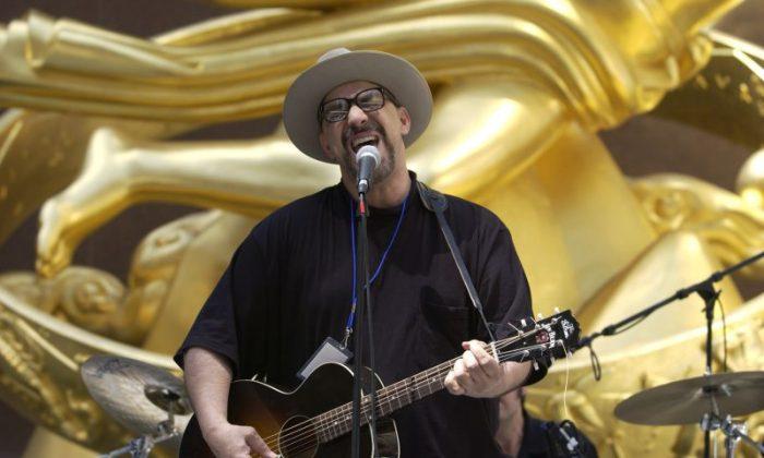‘The Smithereens’ Lead Singer Pat DiNizio Passes Away at 62