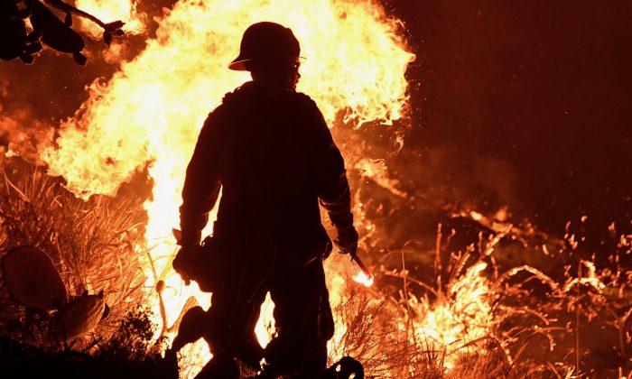 Fierce Winds to Intensify as Firefighters Battle California Wildfire