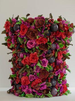 Handmade sugar-paste flower vase. (Stichting Kunstboek BVBA)