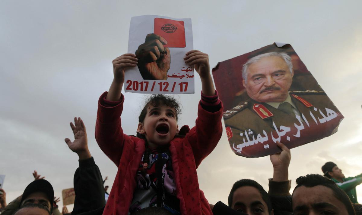 Thousands Rally in Support of East Libya’s Commander
