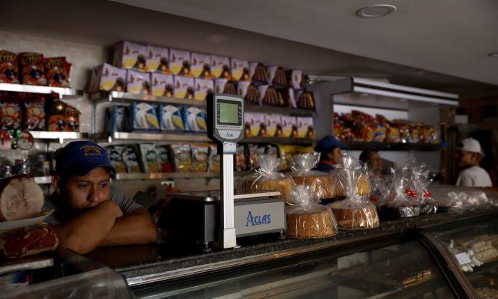 Lights Back On in Venezuela After Five-Hour Blackout