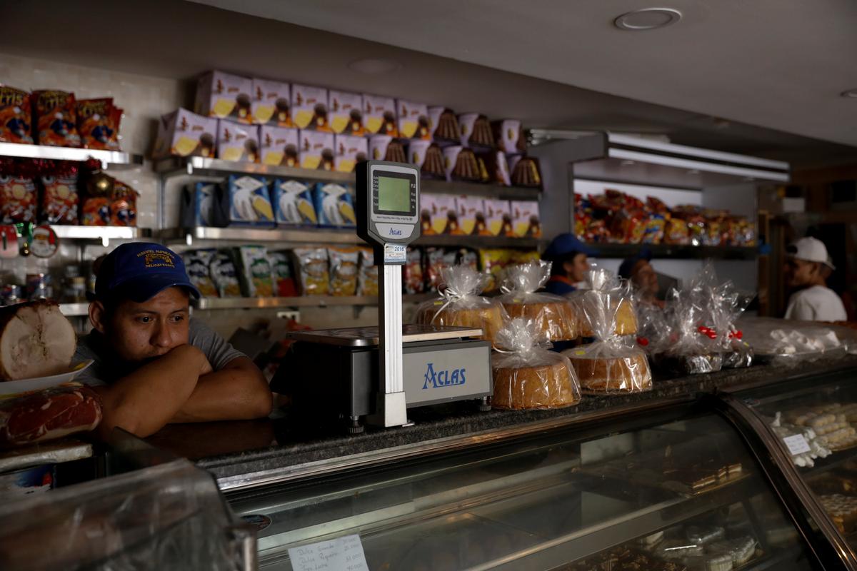 Lights Back On in Venezuela After Five-Hour Blackout