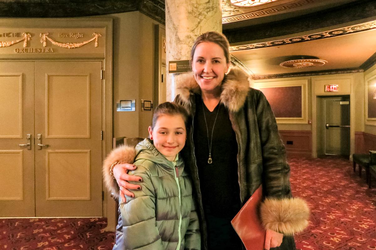 Graphic Designer Impressed by Shen Yun’s Digital Backdrop