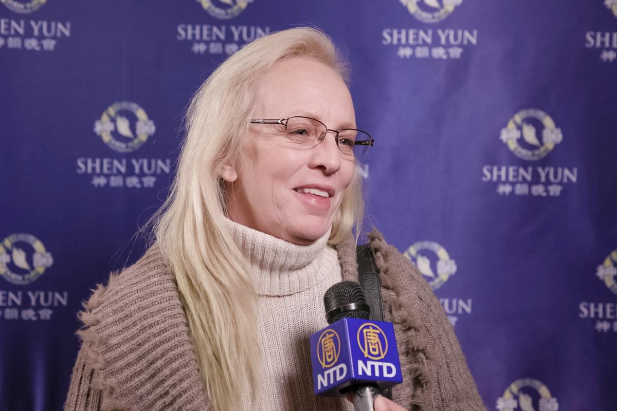 Retired Company Owner Sees Her Own Reincarnation in Shen Yun