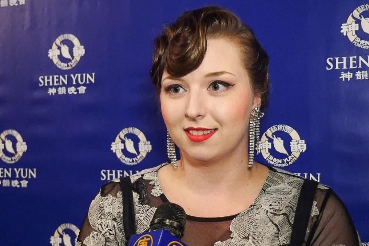 Designer Marvels at the Shen Yun Dancers’ Costumes