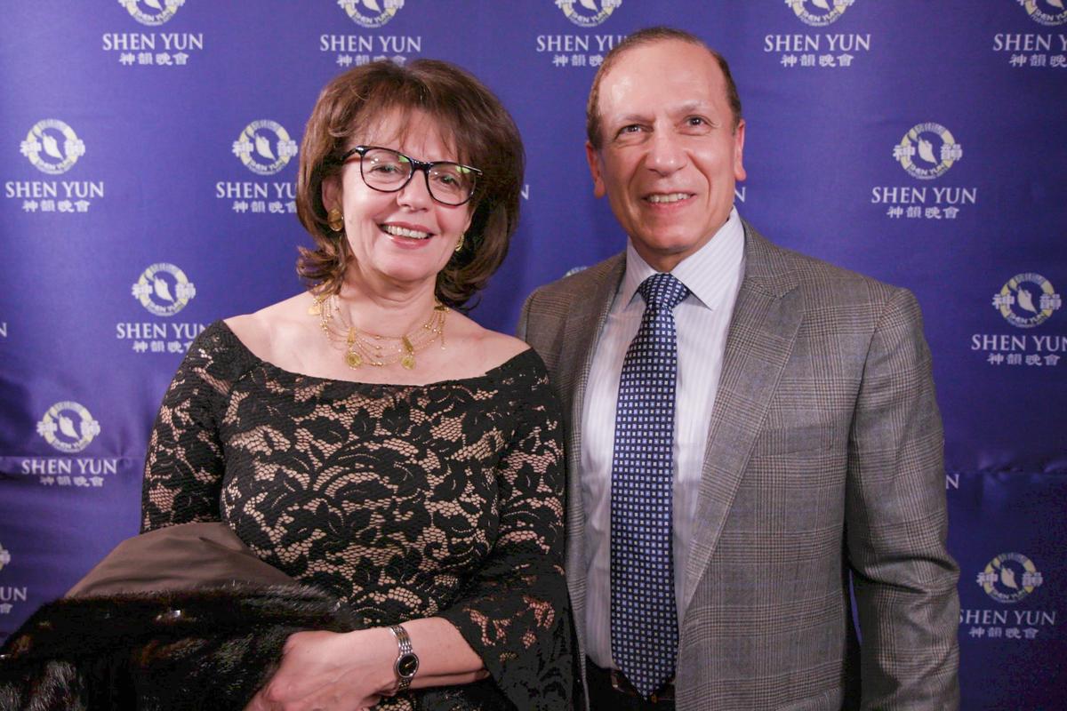 Chemical Company President Enjoys the Unity of Shen Yun Dancers