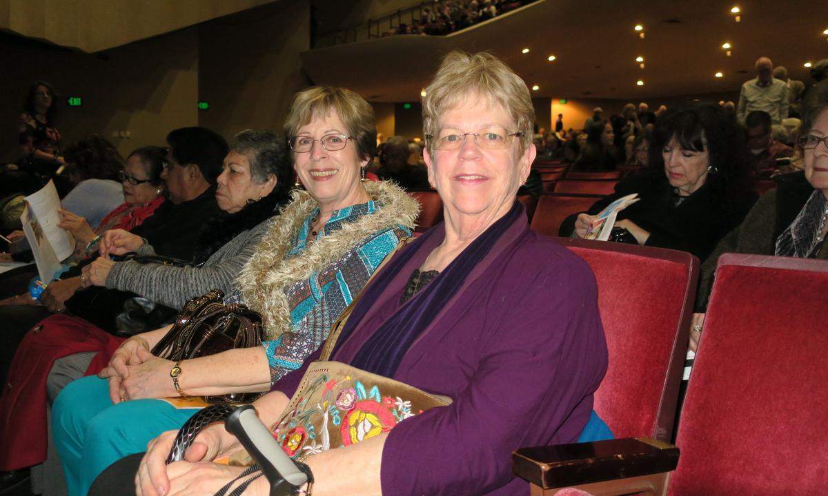 Executive Director Amazed by Shen Yun Dancing and Backdrop