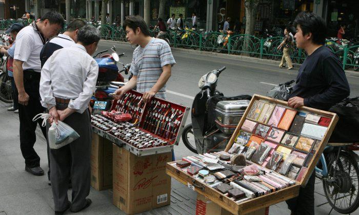China’s Street Vendor Market in Chaos After Chinese Premier’s Comments