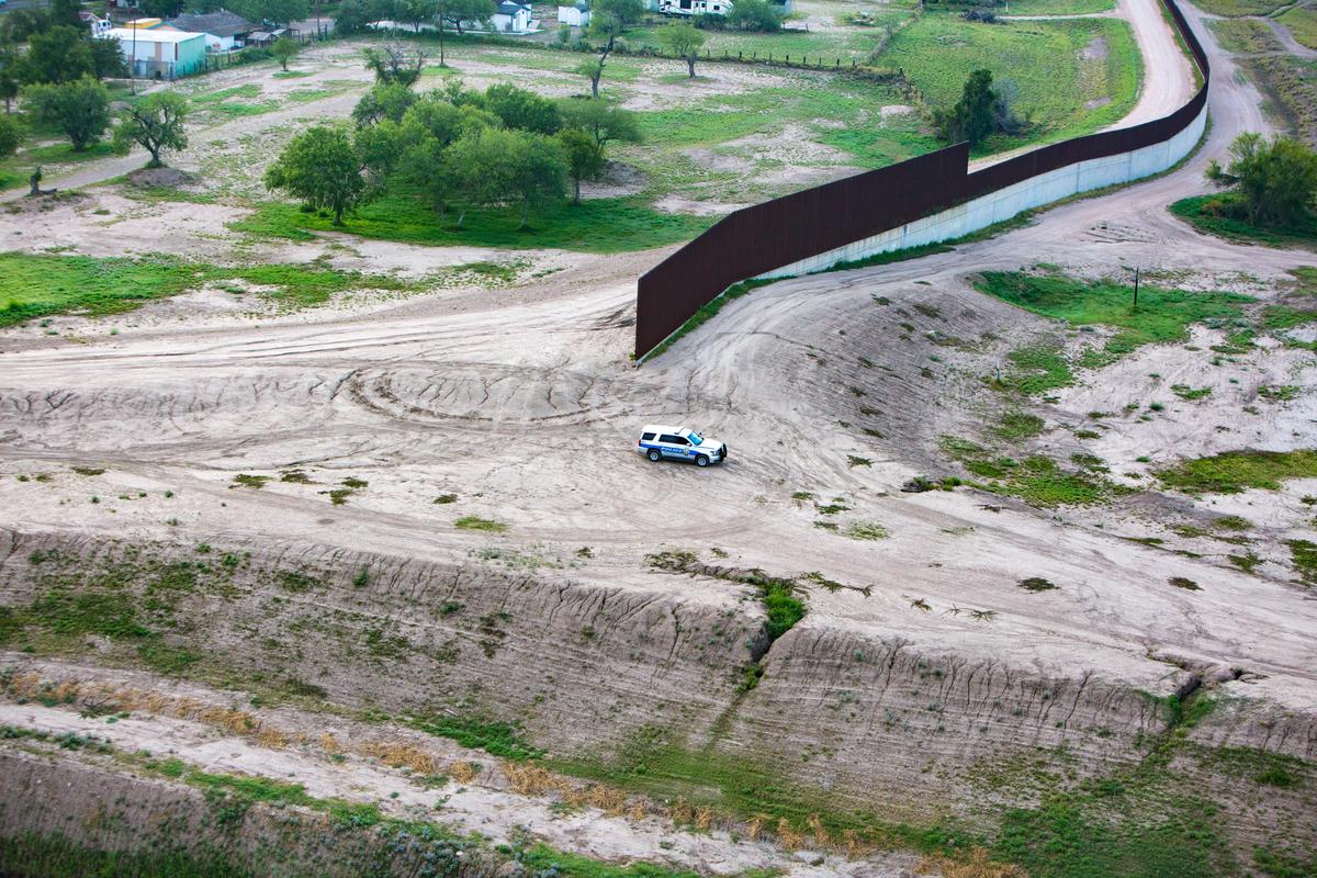 A portion of the border fence in the Rio Grande Valley, Texas, on May 30, 2017. (Benjamin Chasteen/The Epoch Times)
