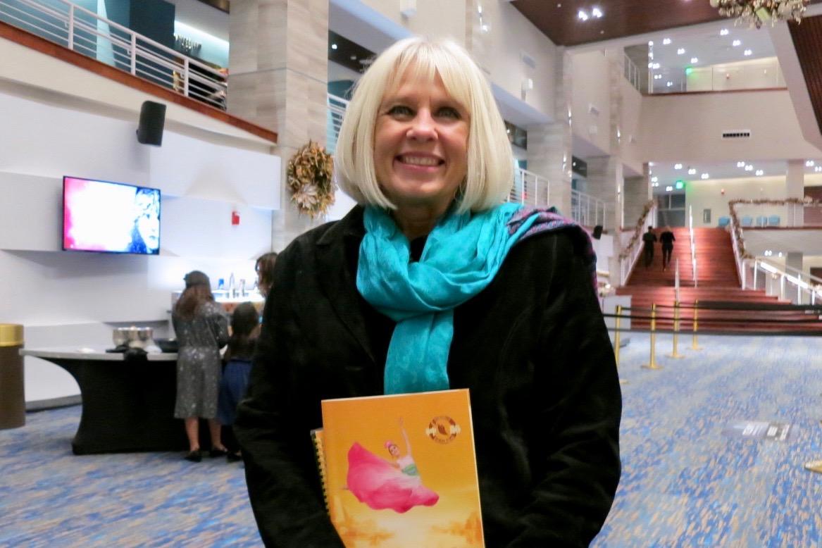 Therapist Finds Herself ‘Going to Heaven’ at Shen Yun