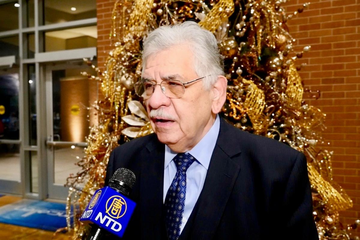 Retired Educator Realizes Persecution in China Is Still Intense After Seeing Shen Yun