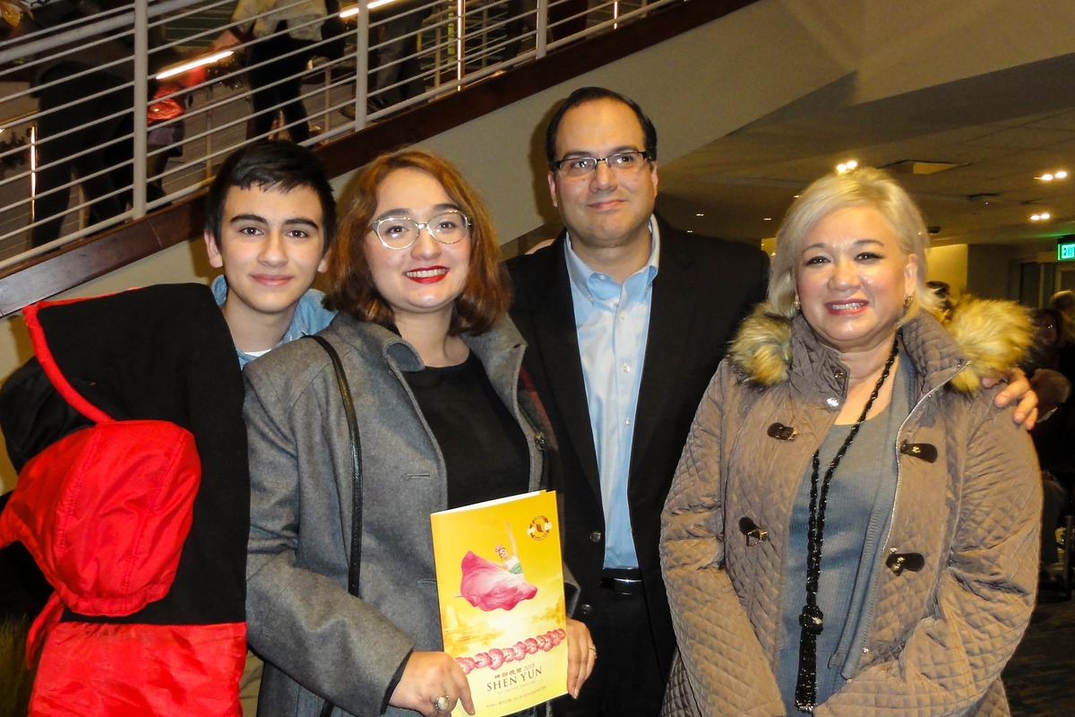 Neurologist Enjoys a Performance That is ‘Out of This World’ at Shen Yun