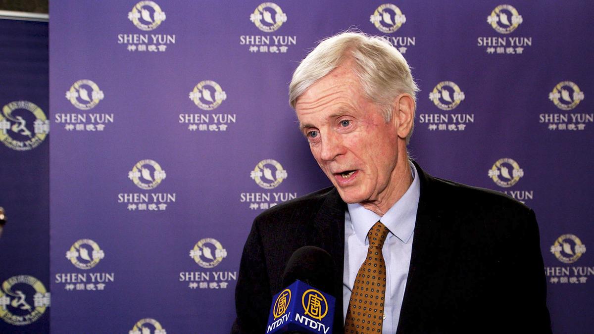Former Secretary of State David Kilgour Praises Shen Yun for Presenting Traditional Chinese Culture