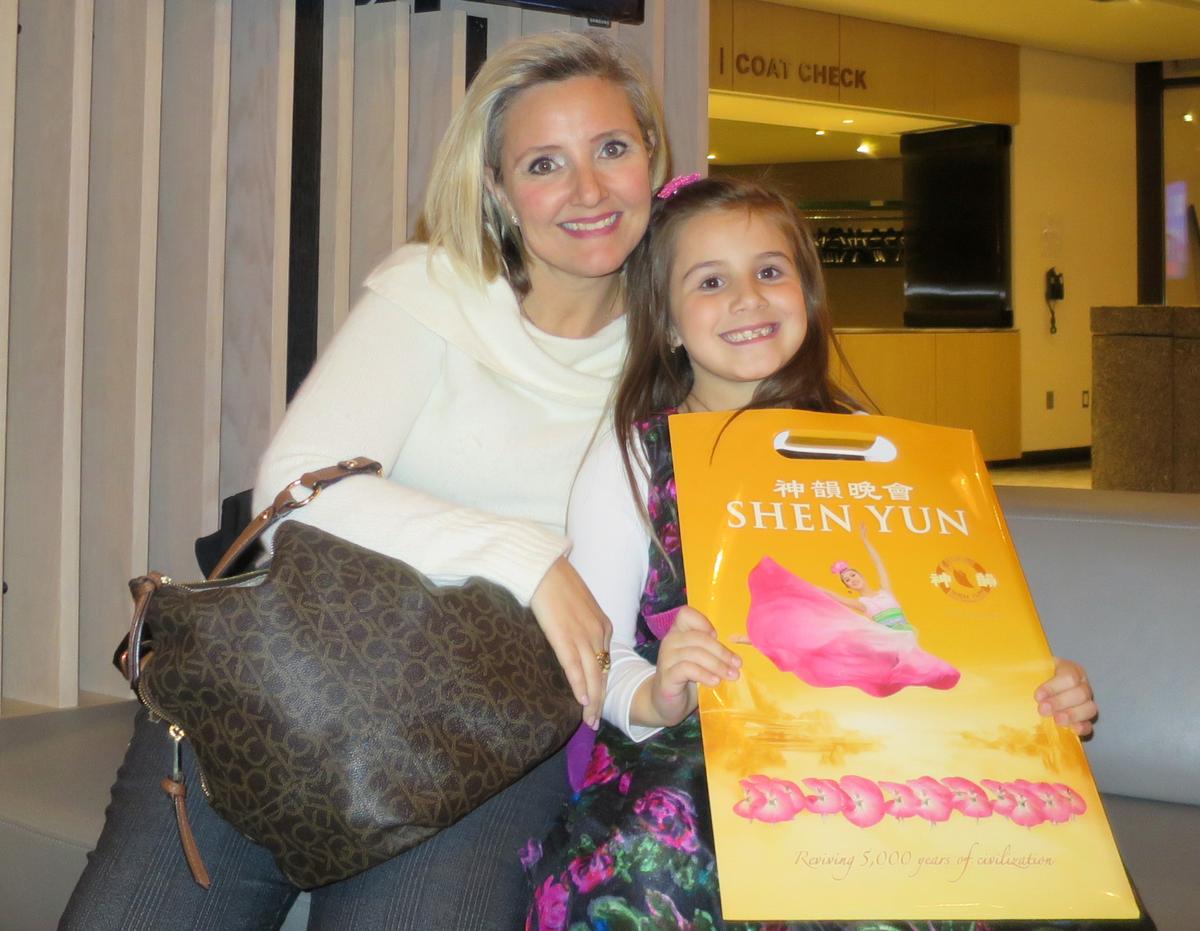 Former Ballet Dancer Charmed with Shen Yun
