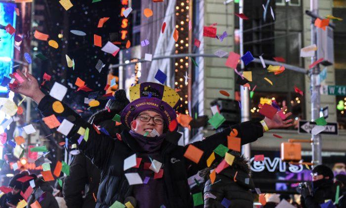 In Frigid Times Square, Relief Arrives With the New Year