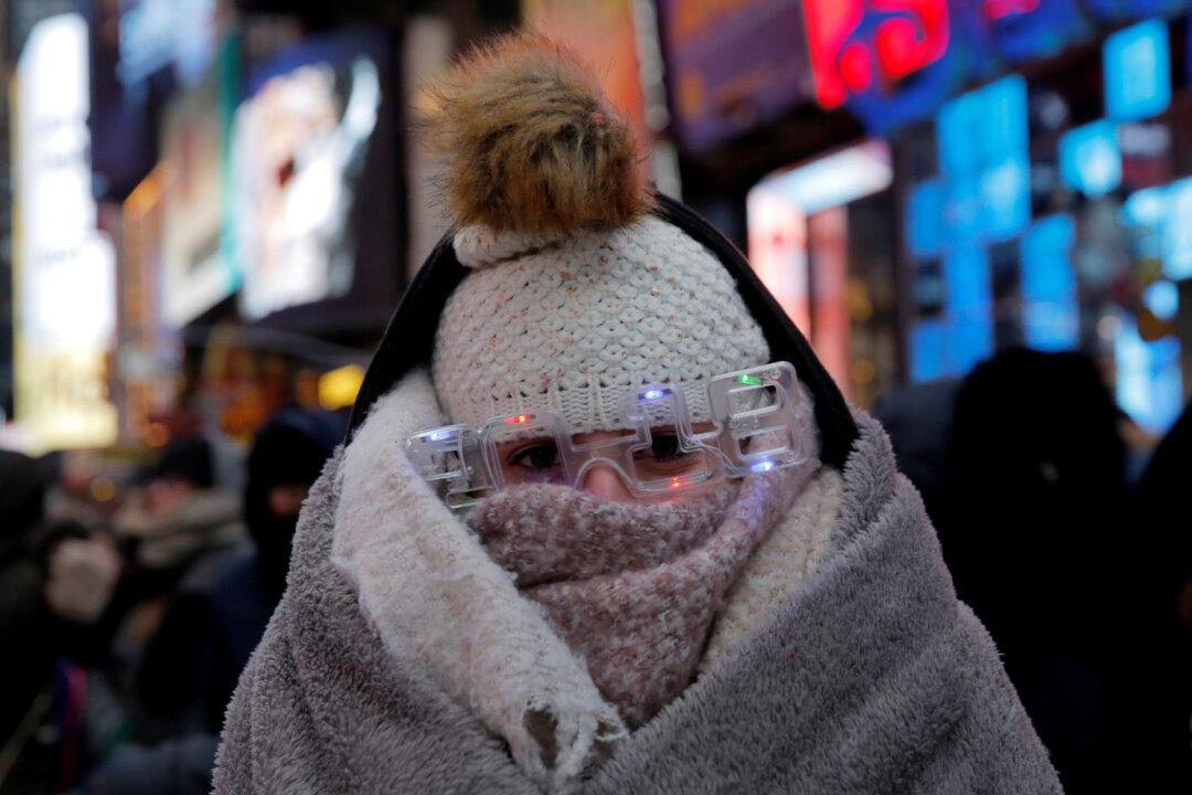 Deep Freeze Keeps Grip on Eastern United States; Four Die