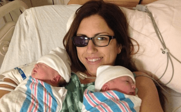 Mother of 4 Diagnosed with Cancer has Eye Removed and Gives Birth to Healthy Twins