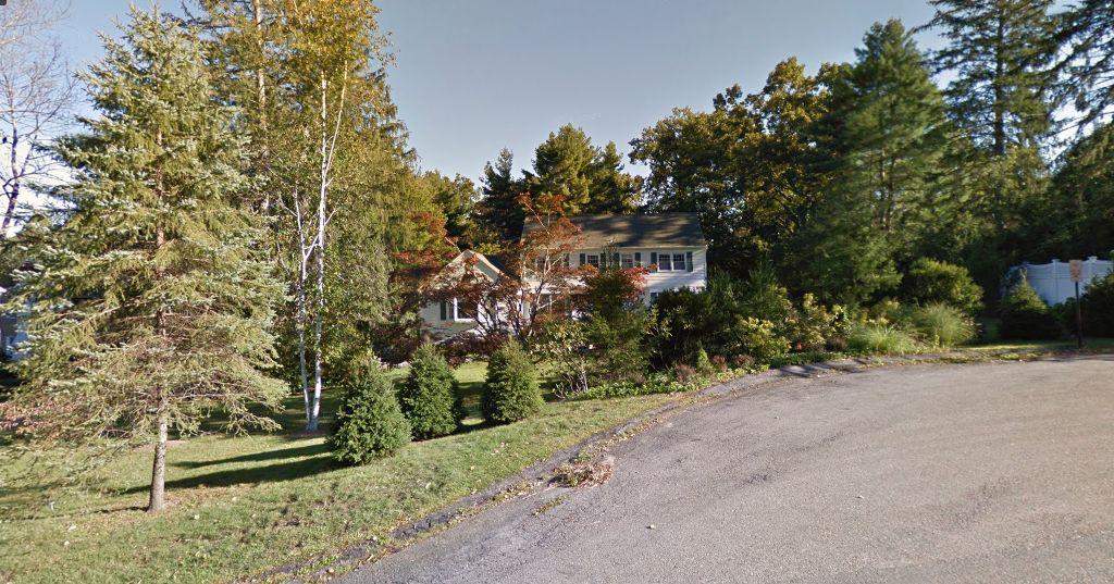 The Clintons' home at 15 Old House Lane in Chappaqua, New York. (Google Street View)