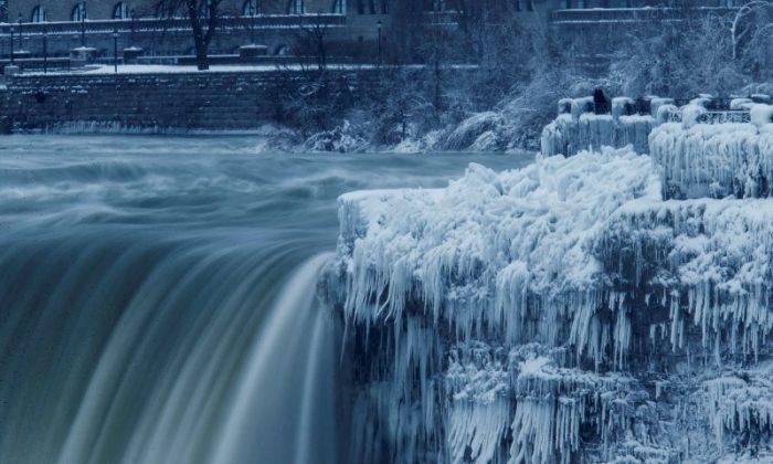 Niagara Falls Partially Freezes Amid Polar Vortex