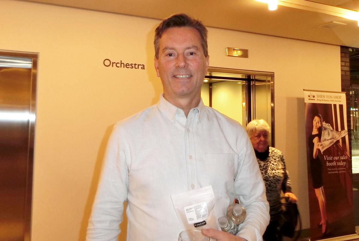 Meaning of the Name ‘Shen Yun’ Attracted Theatergoer to Performance