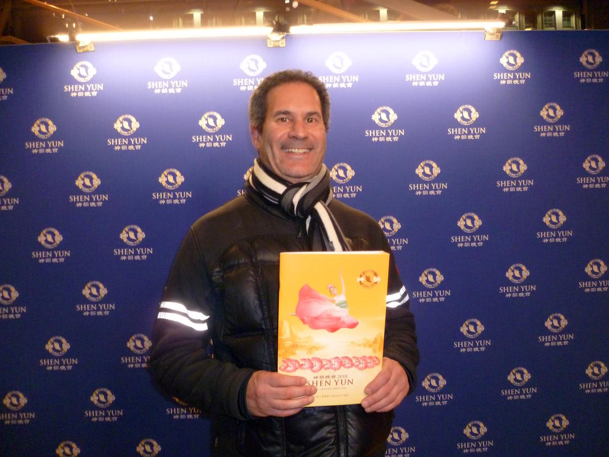  Shen Yun Exceeds Expectations, Says Lawyer