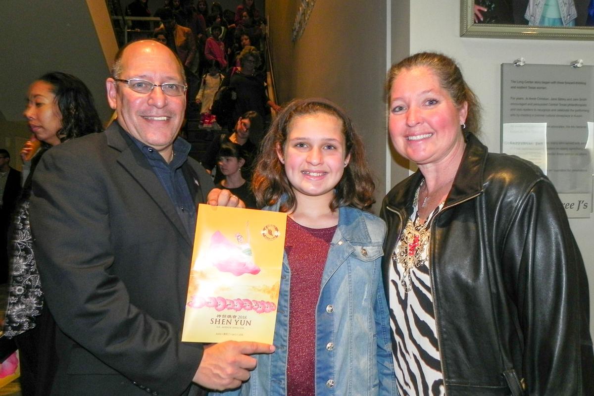 Shen Yun Good for All Ages, Says Army Officer