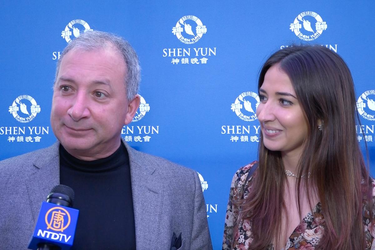 Lawyer Finds Strength in Both Male and Female Dancers at Shen Yun