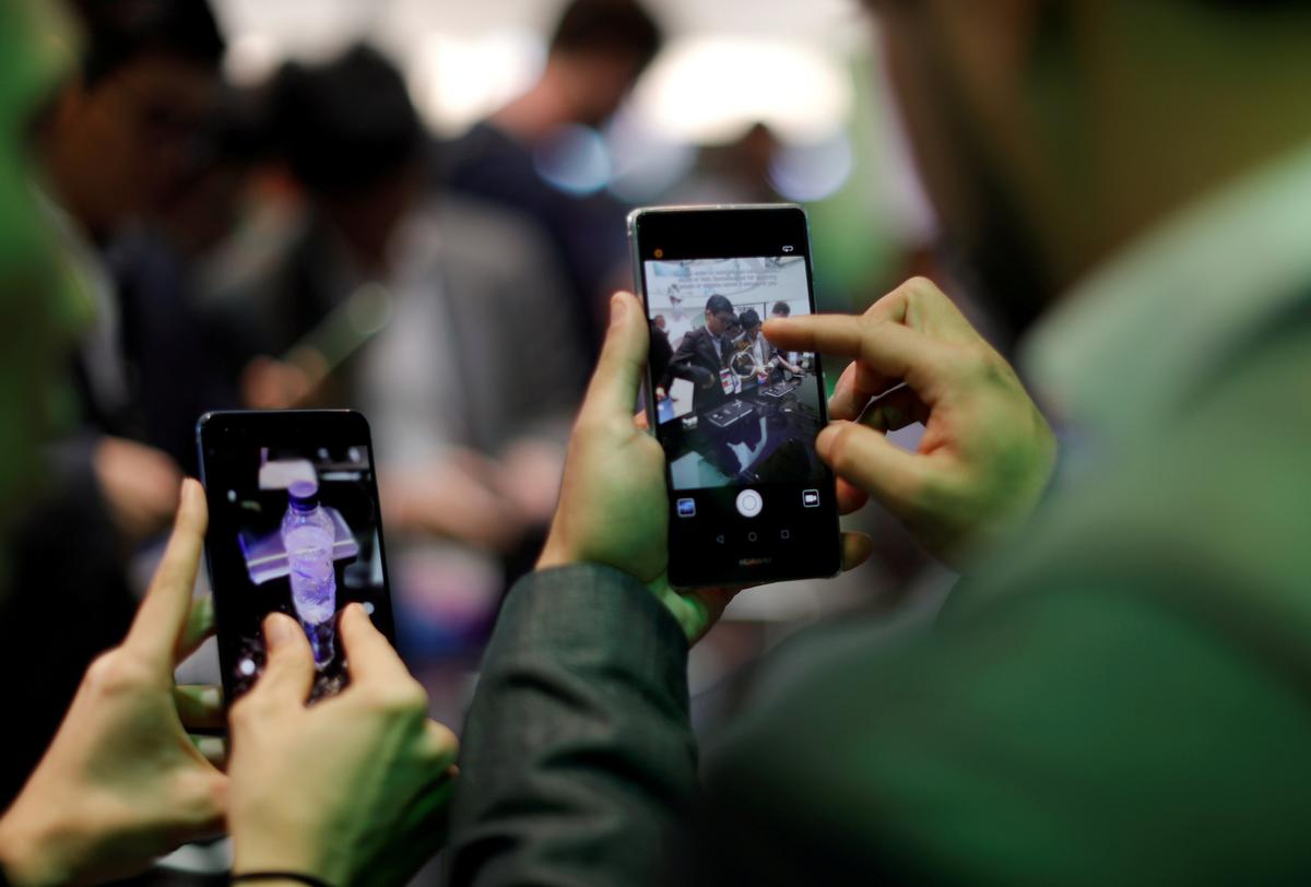AT&T Walks Away From Deal to Sell Huawei Smartphones