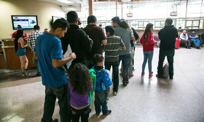 Trump Administration Ends Temporary Status for 200,000 Salvadorans, Orders Exit by September 2019