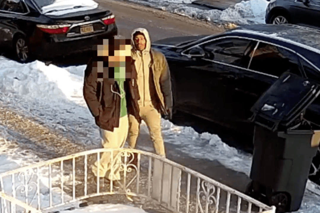 Teenager Fights Off Gun-Wielding Man Who Tried to Steal His Coat