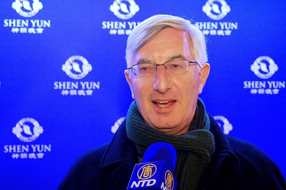 Finance Executive Says Shen Yun Backdrops ‘Extremely Clever’