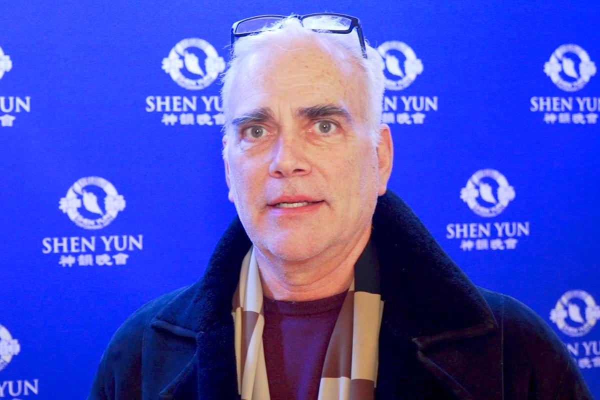 Interior Designer Finds Dancing Movement Enhanced by Vibrant Colors at Shen Yun