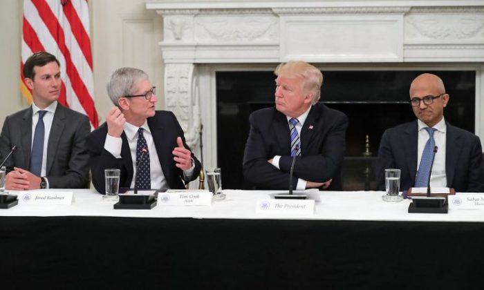 Apple CEO Tim Cook Cites Trump’s Tax Reform for $350 Billion US Investment